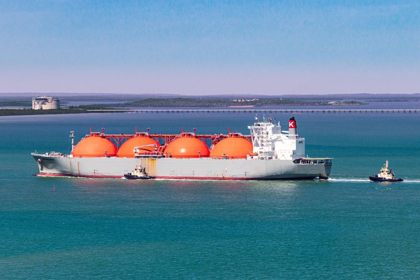 Tanker carrying LNG