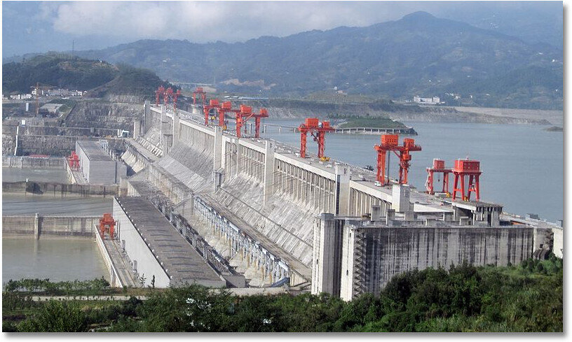 Photo showing massive size of Three Gorges Dam.